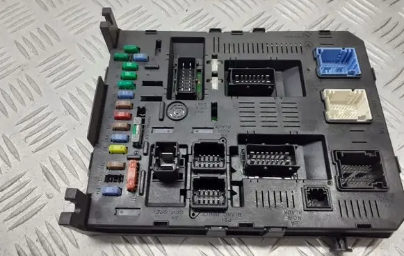 Citroen C4 I Fuse box set 21677791