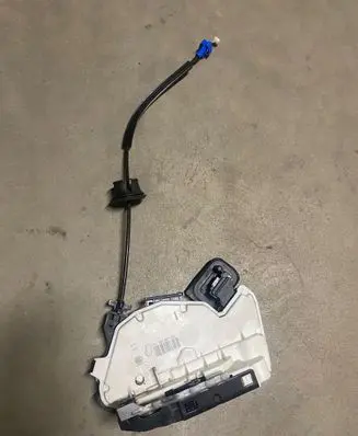Seat Leon (5F) Rear door lock 5K4839015Q