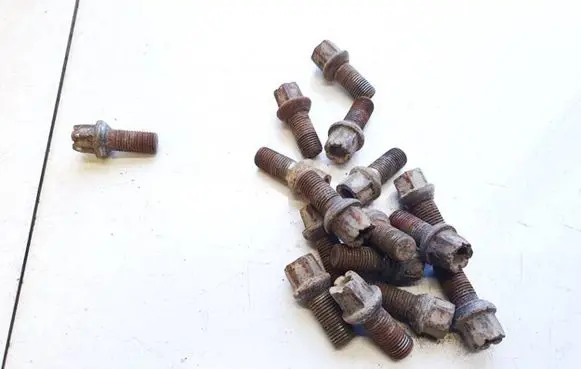 Audi 80 90 S2 B4 Nuts/bolts 