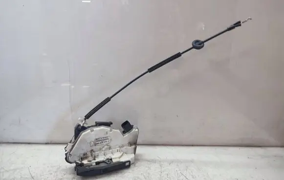 Volkswagen Amarok Rear door lock 5N0839015J
