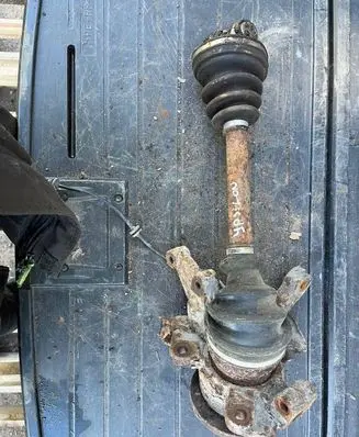 Lancia Ypsilon Front wheel hub spindle knuckle