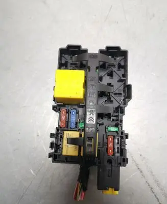 Peugeot 5008 Fuse box set 9806192580