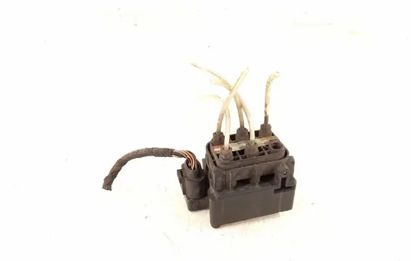 Mercedes-Benz R W251 Air suspension valve block 2123200358 2513200058
