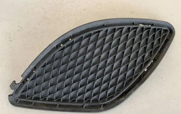 Mercedes-Benz CLA C117 X117 W117 Front bumper lower grill A1178850322