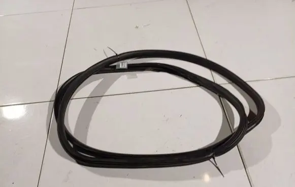 Honda Accord Rubber seal front coupe door 