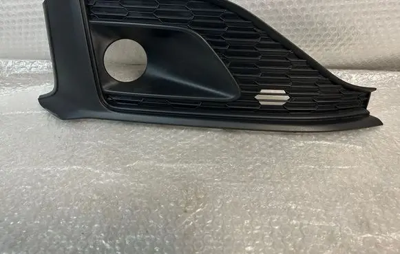 Front bumper lower grill