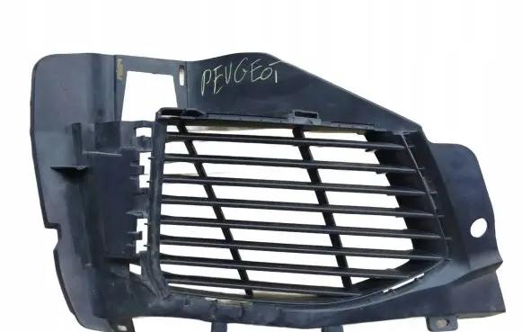 Peugeot 3008 II Front bumper lower grill AA37938073
