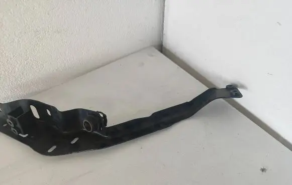 Mercedes-Benz C W205 Headlight/headlamp mounting bracket 204620595