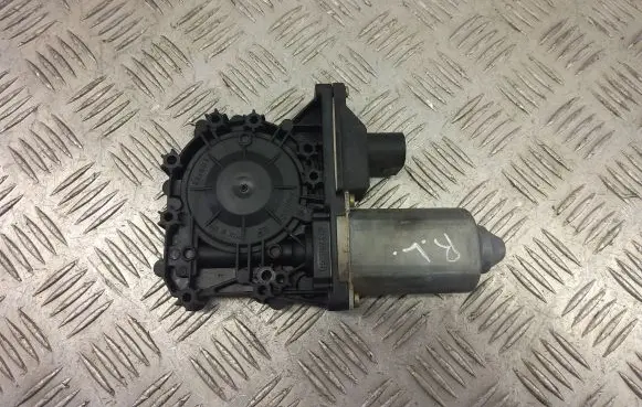 Audi A3 S3 8L Rear door window regulator motor 8L4959801A
