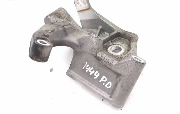 Volvo V60 Engine mounting bracket 31430490