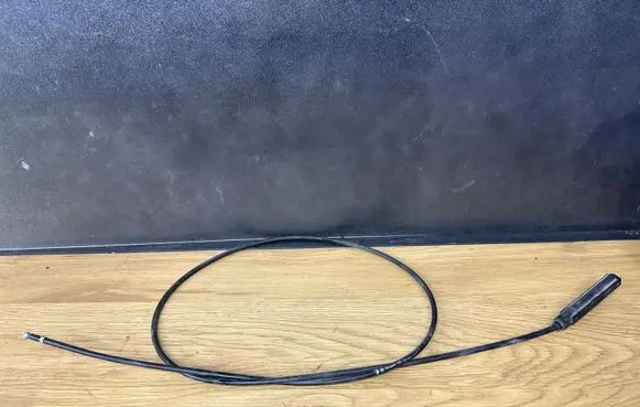 Skoda Octavia Mk2 (1Z) Engine bonnet/hood lock release cable 1Z0823535A