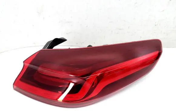 KIA Xceed Rear/tail lights 92402J7350