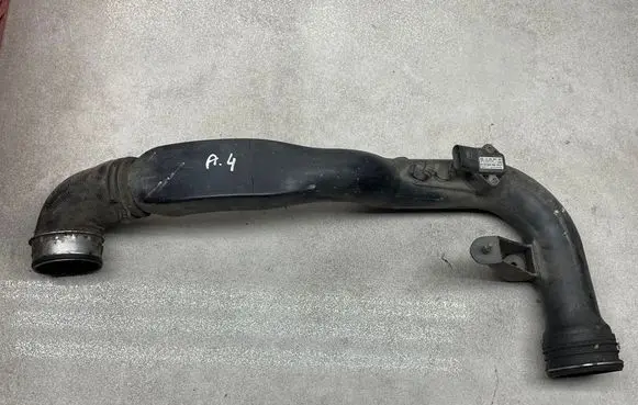 Audi A4 S4 B7 8E 8H Intercooler hose/pipe 8E0145762B 0281002401
