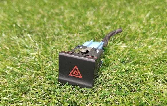 Volkswagen Polo V 6R Hazard light switch 6C0953509A