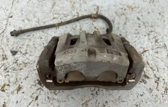 Toyota Camry VIII XV70 Front brake caliper