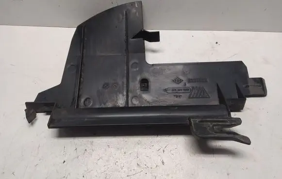 Renault Kangoo II Radiator cooling fan shroud 8200427477