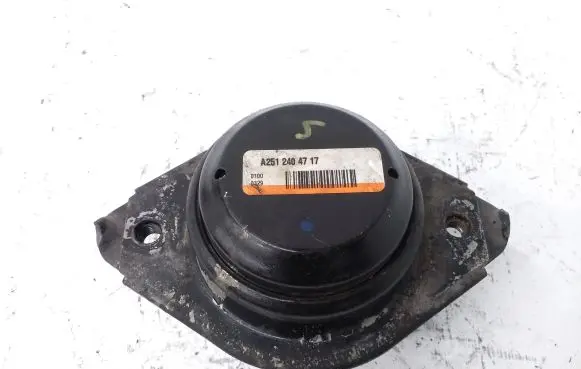 Mercedes-Benz ML W164 Engine mount bracket A2512404717