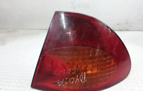 Toyota Avensis T220 Rear/tail lights