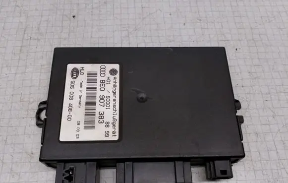 Audi A4 S4 B6 8E 8H Tow bar trailer control unit/module 8E0907383 5DS00840800