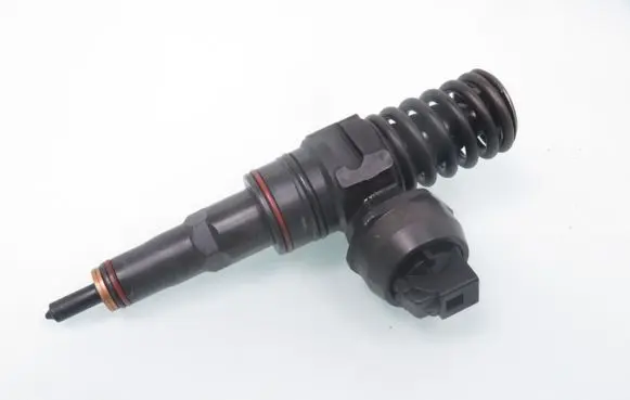 Volkswagen PASSAT B5.5 Fuel injector 0414720037 038130073AJ