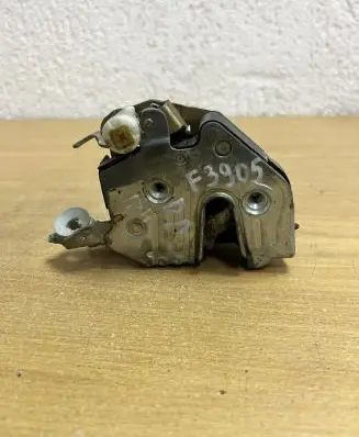 Mercedes-Benz E W124 Front door lock F3905