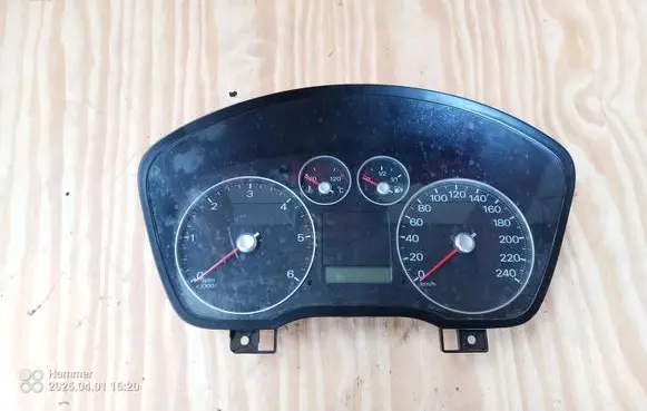 Ford Focus Speedometer (instrument cluster) 3M5T-10849-GJ
