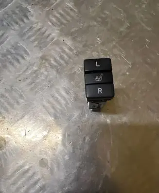 Toyota RAV 4 (XA30) Seat heating switch 15B088