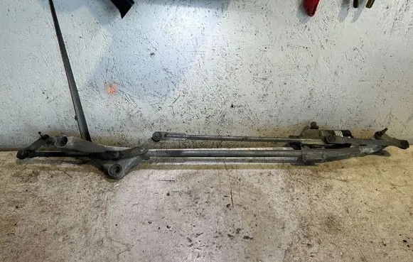 Mercedes-Benz B W245 Front wiper linkage and motor 404902 A1698200300 4416
