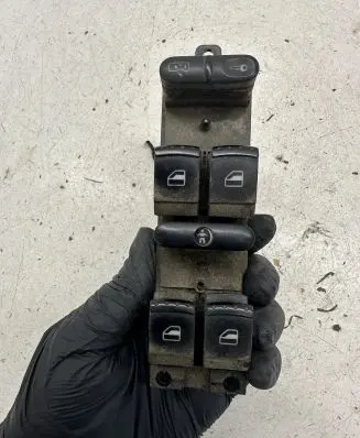 Volkswagen PASSAT B5 Electric window control switch 1J4959857