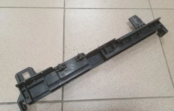 Mercedes-Benz E W212 Radiator mount bracket 0477902904