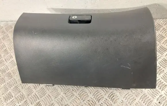 Toyota Avensis T250 Glove box 5555005070B0