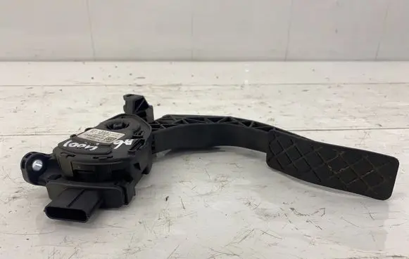 Audi A6 C7 Accelerator throttle pedal 8K1723523A