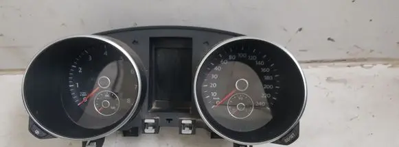 Volkswagen Golf VI Speedometer (instrument cluster) 5K0920870B