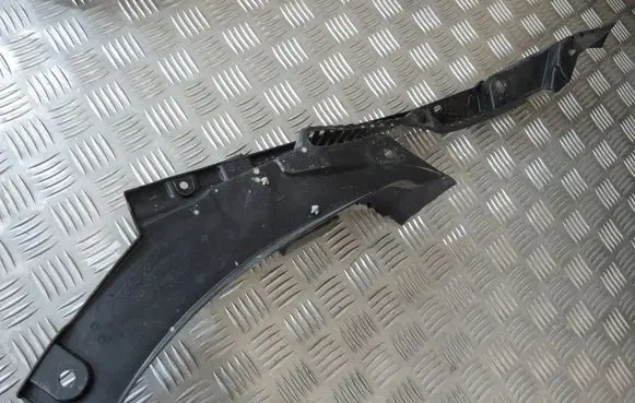 Volvo XC60 Fender mounting bracket 32216109