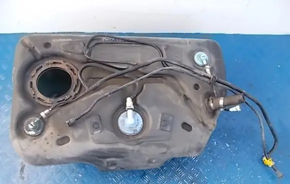 Cadillac DTS Fuel tank 