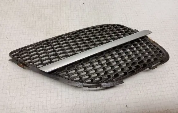 Nissan Almera N16 Front bumper lower grill 62320BN700