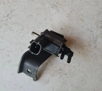 Nissan Pathfinder R51 Turbo solenoid valve K5T46582 5218