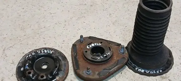 Toyota Corolla Verso AR10 Front upper strut mount 
