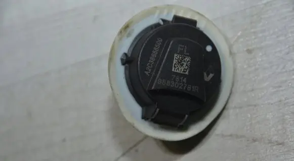 Dacia Duster II Airbag deployment crash/impact sensor 988302781R 5938