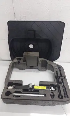 Audi A4 S4 B8 8K Tool set 8T0012109A
