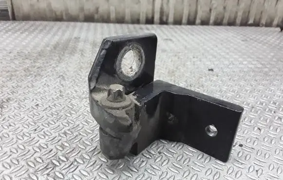 Opel Corsa D Rear door upper hinge 13181940