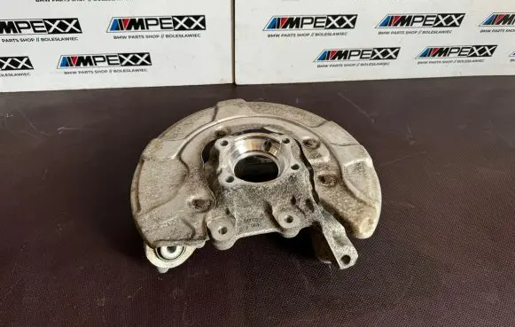 BMW 5 G30 G31 Rear wheel hub 6866334