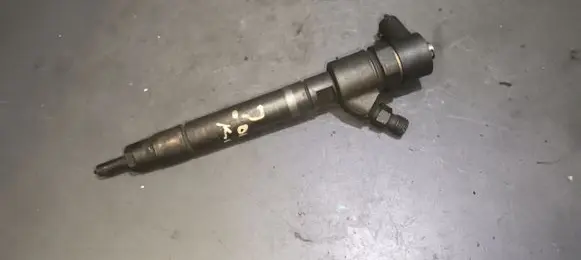 Volvo XC90 Fuel injector 30777526 0445110 0445110298