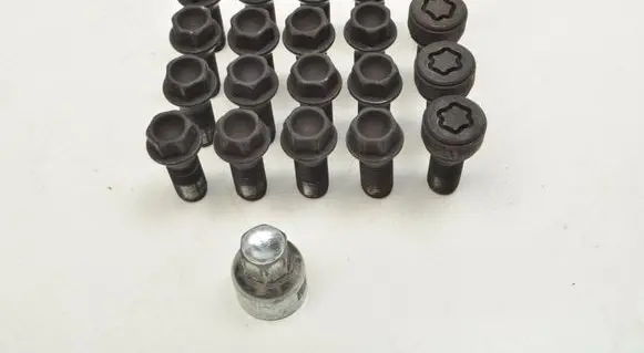 BMW 8 G16 Nuts/bolts 