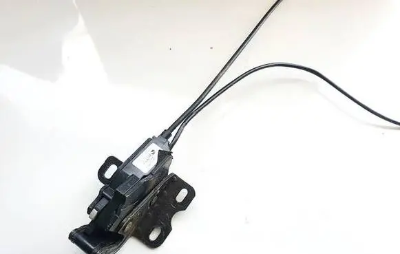 BMW i3 Rear door lock a080105