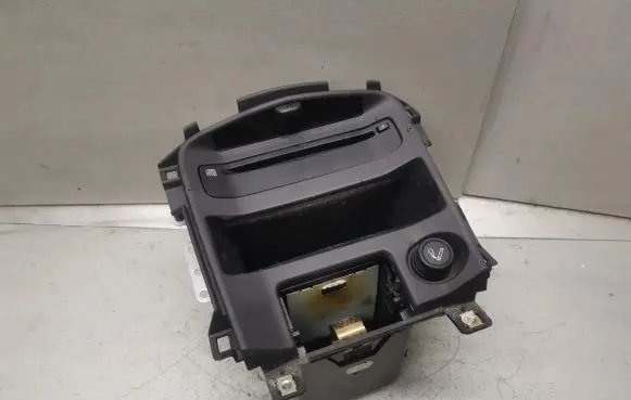 Nissan Primera Navigation unit CD/DVD player 28185AV700