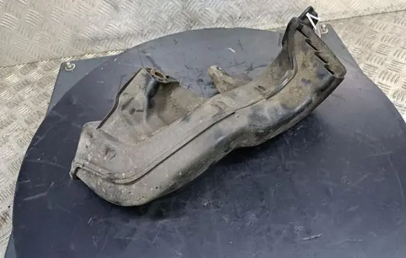 Opel Vivaro Intake resonator 