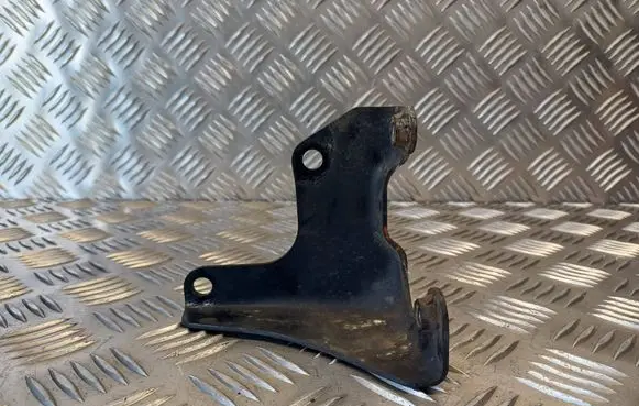 Suzuki Grand Vitara II Power steering pump mounting bracket