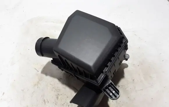 Volvo XC40 Air filter box 32146440