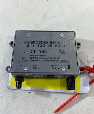 Mercedes-Benz ML W163 Antenna control unit 2118200885